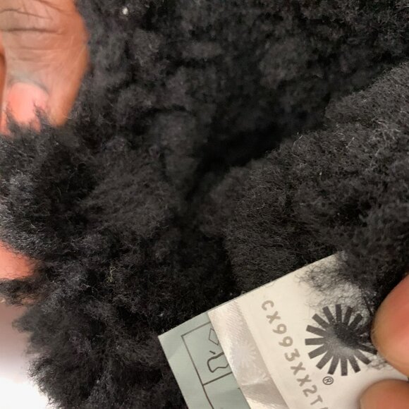 POPULAR UGG Classic Short II Black Boots size 8 - Picture 4 of 4